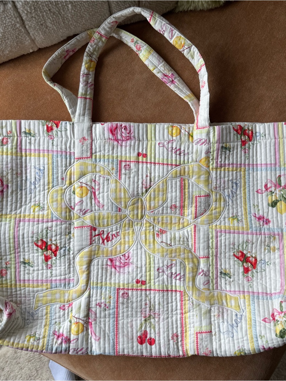 Quilted Floral Bow Tote Bag in White and Yellow